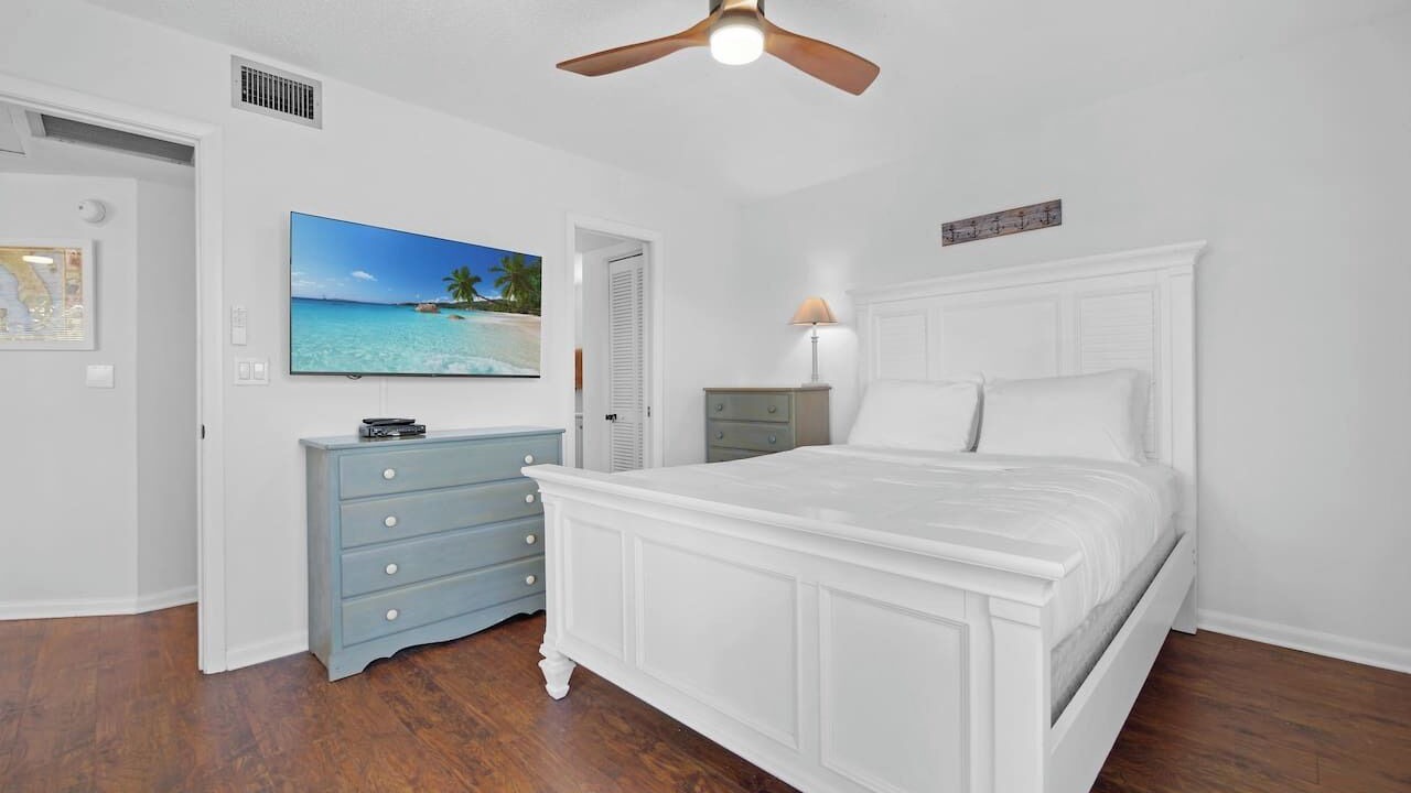 Photo of Bedroom in Butler Beach