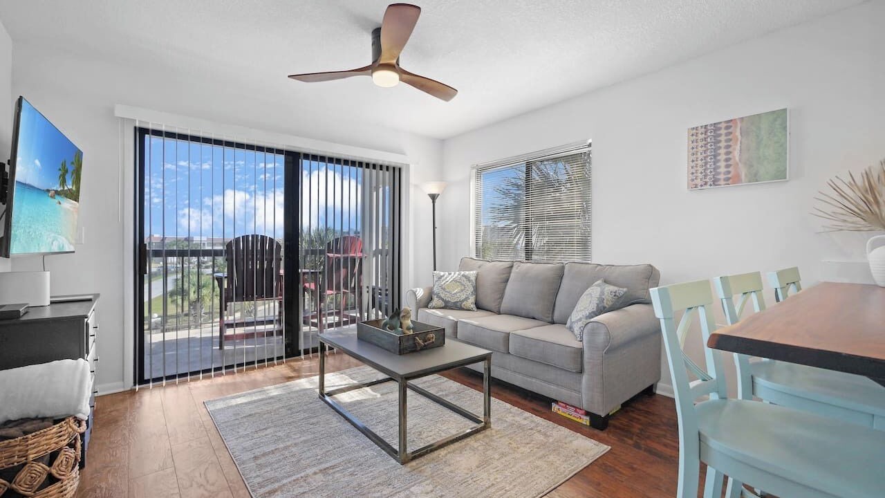 Photo of Livingroom in Butler Beach