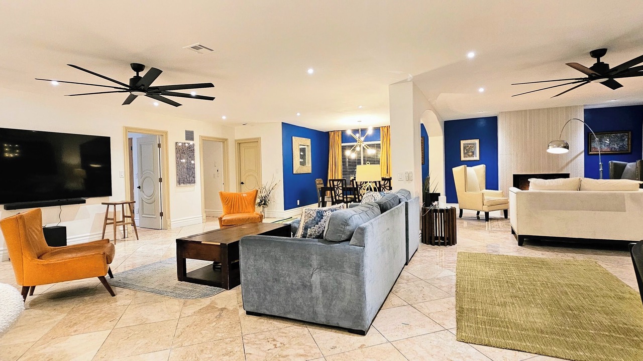 Photo of Livingroom in Downey