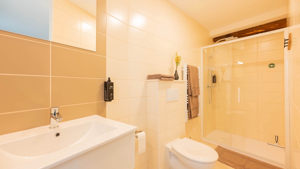 Photo of Bathroom in Douzy