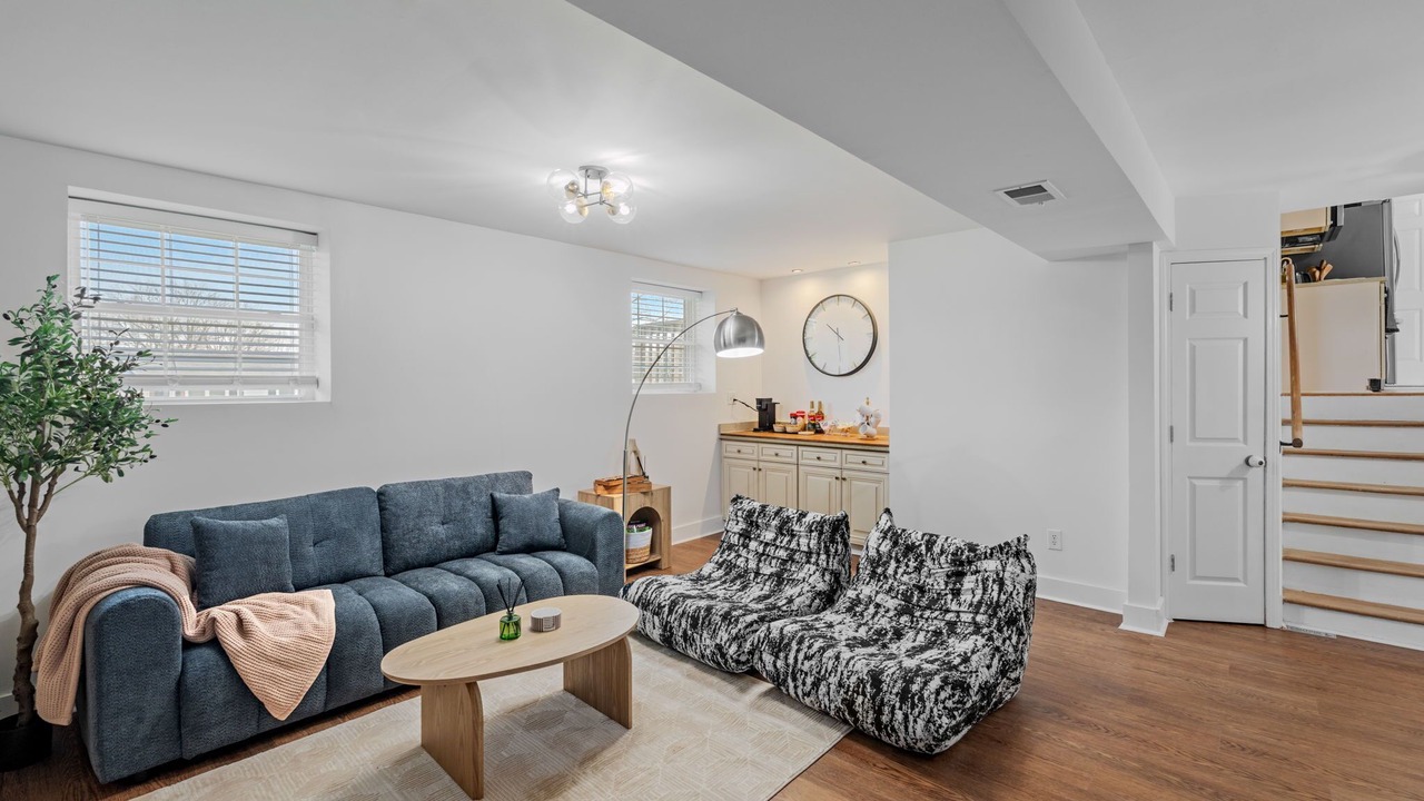 Photo of Livingroom in Sandy Springs