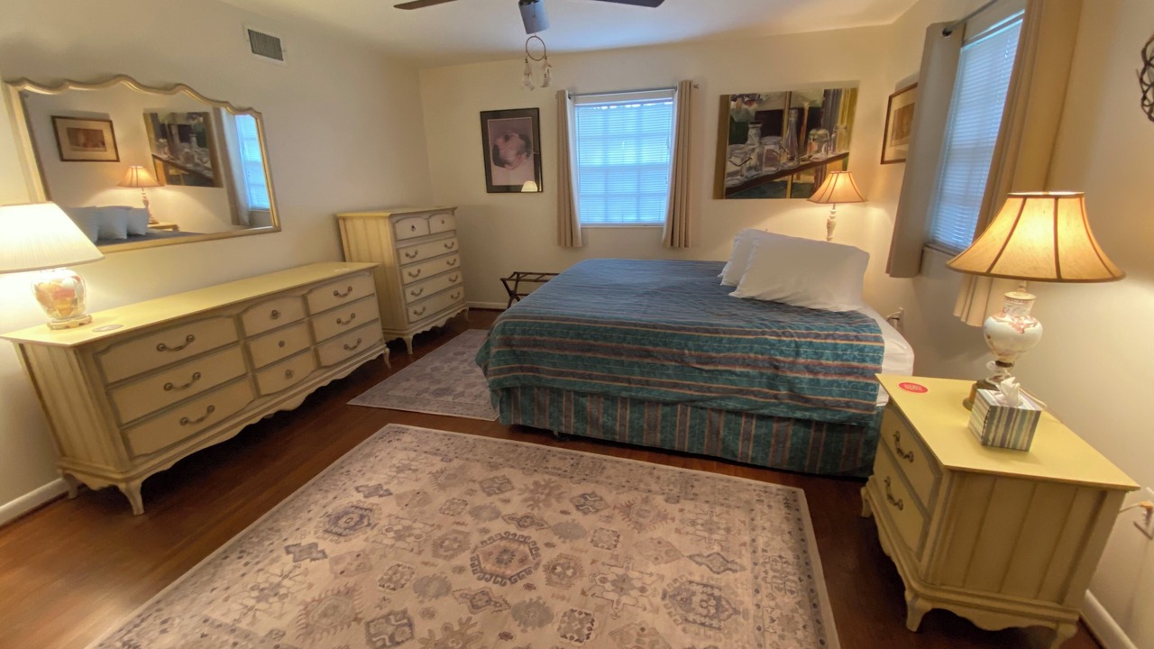 Photo of Bedroom in Lake City
