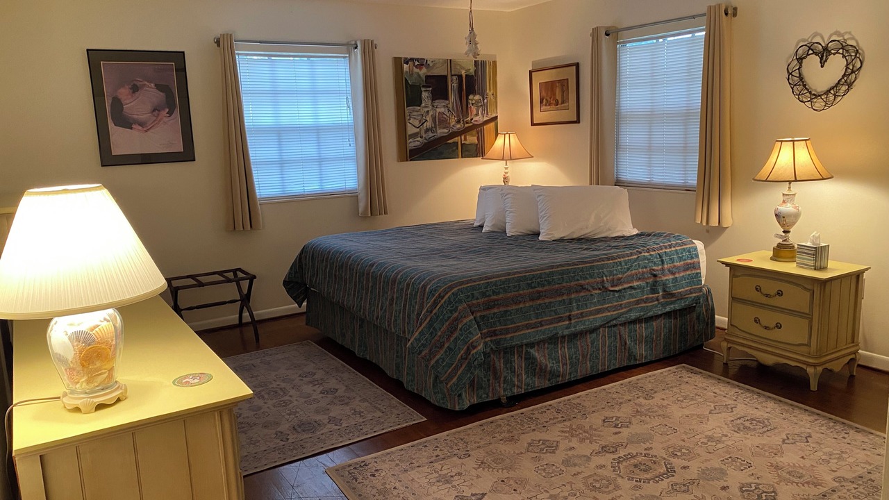 Photo of Bedroom in Lake City