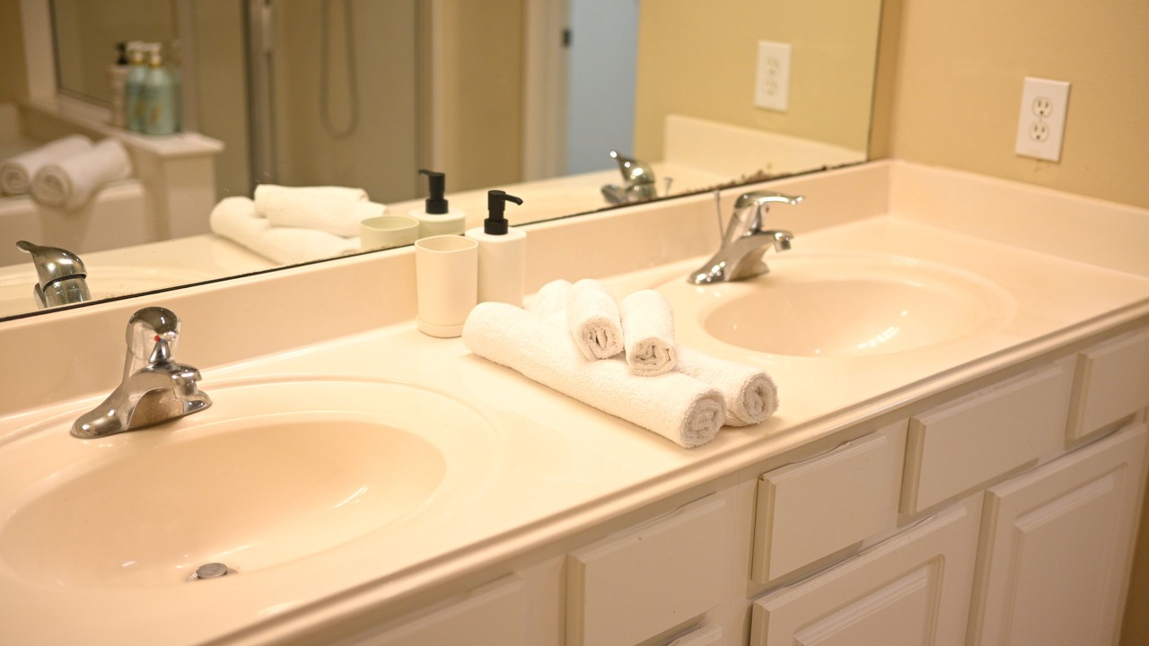 Photo of Bathroom in Alden Bridge