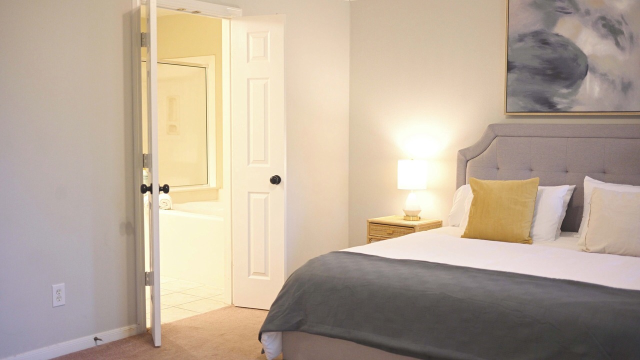 Photo of Bedroom in Alden Bridge