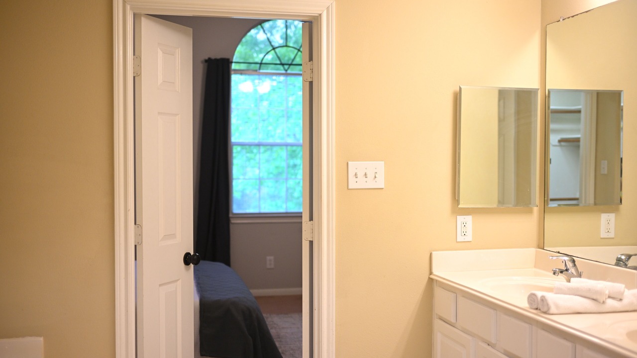 Photo of Bedroom in Alden Bridge