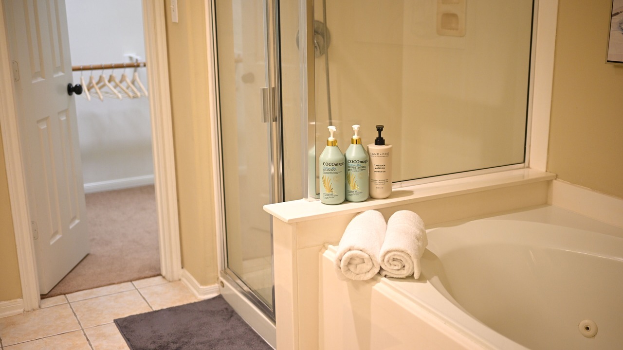 Photo of Bathroom in Alden Bridge