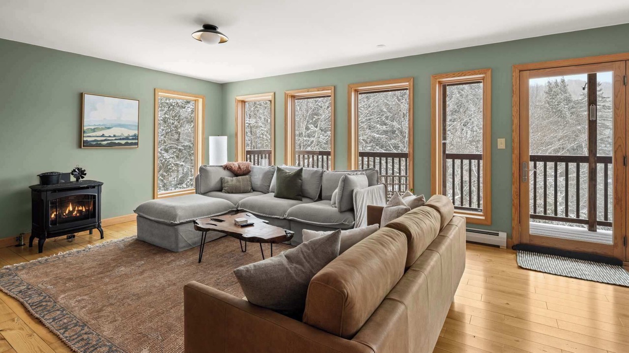 Photo of Livingroom in Warren