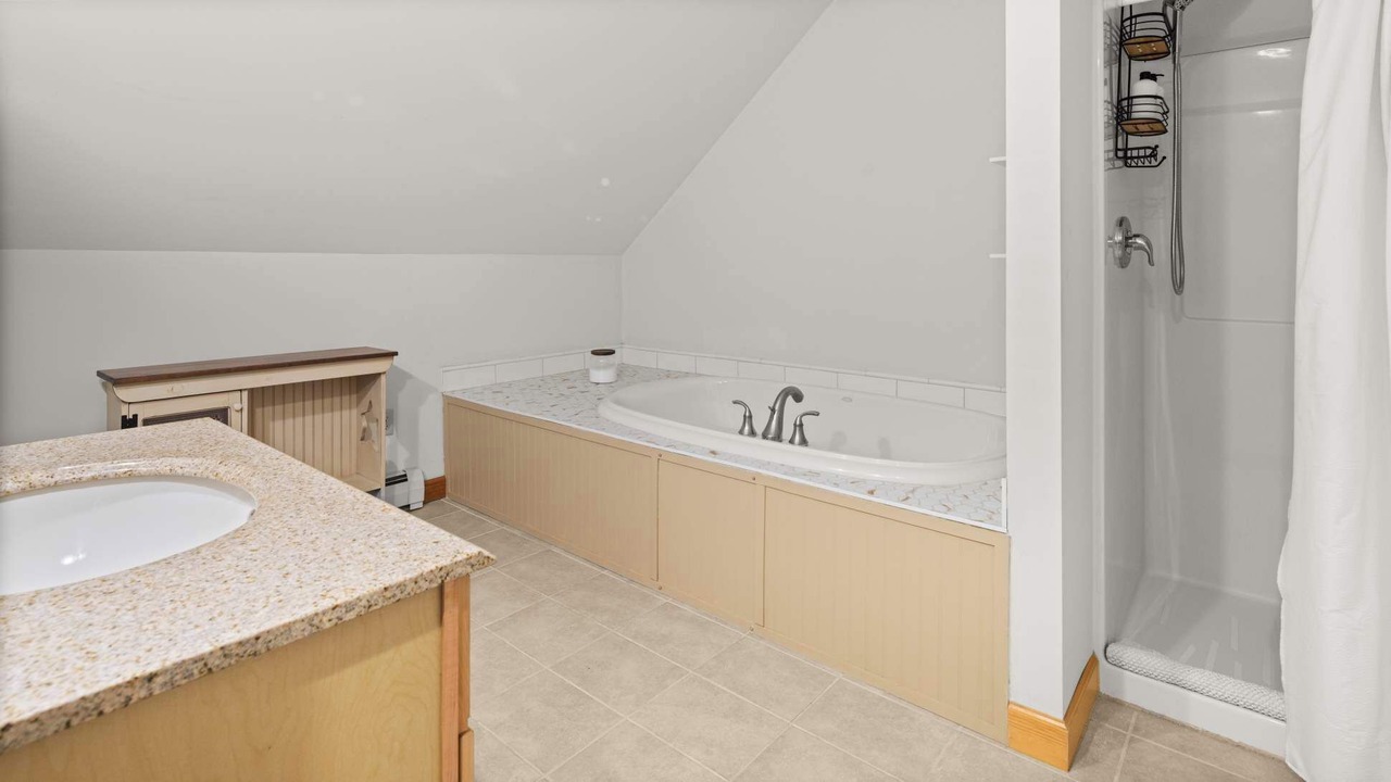 Photo of Bathroom in Warren