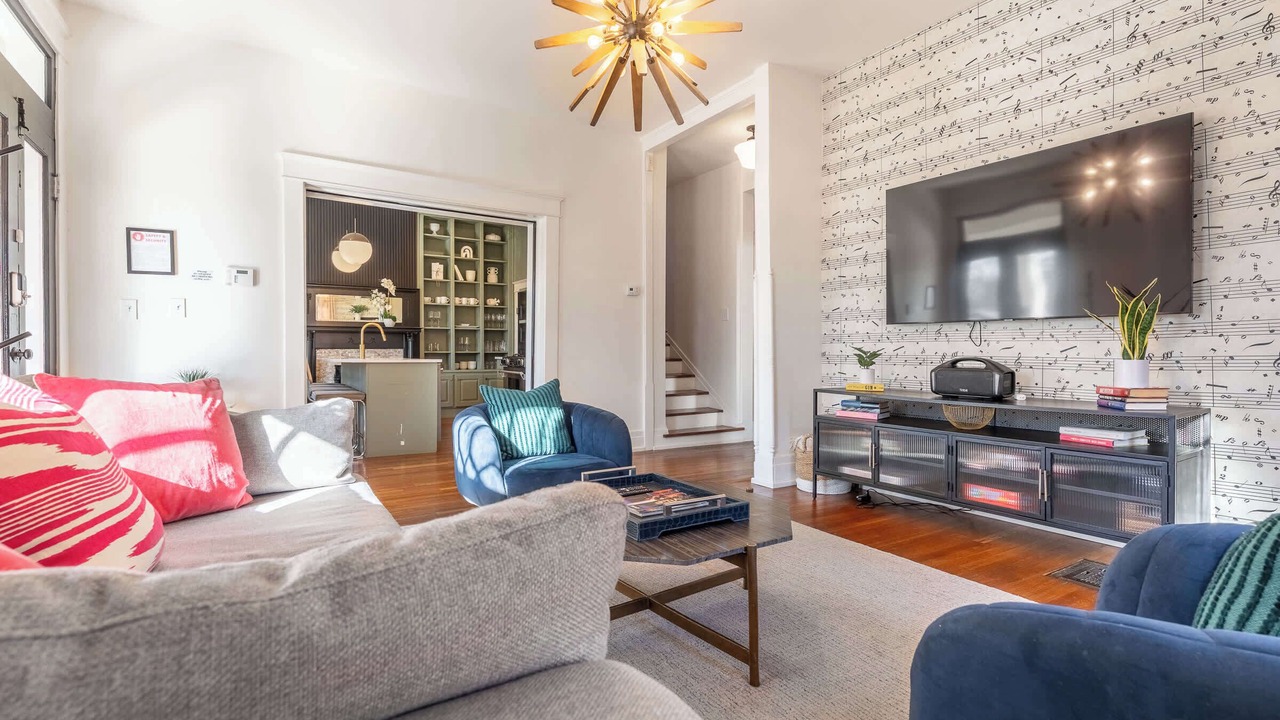 Photo of Livingroom in Historic Waverly