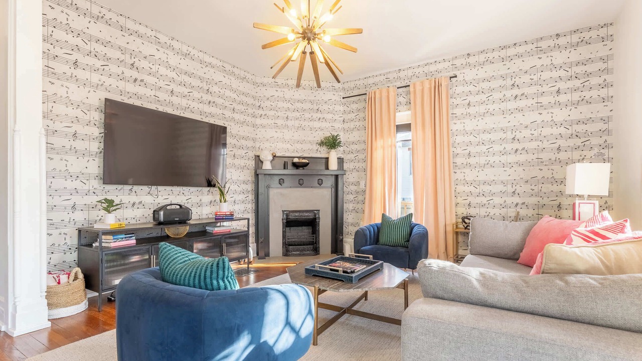 Photo of Livingroom in Historic Waverly