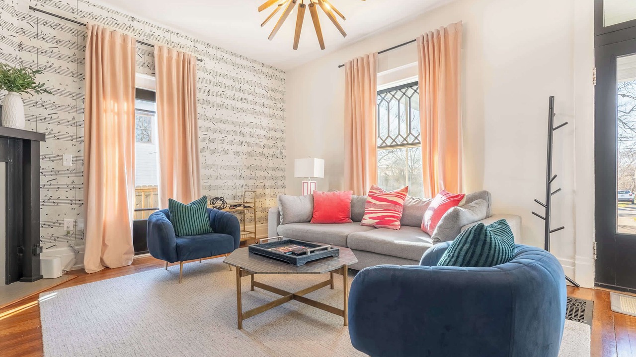 Photo of Livingroom in Historic Waverly