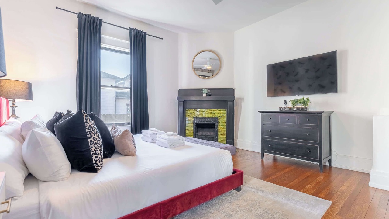 Photo of Bedroom in Historic Waverly