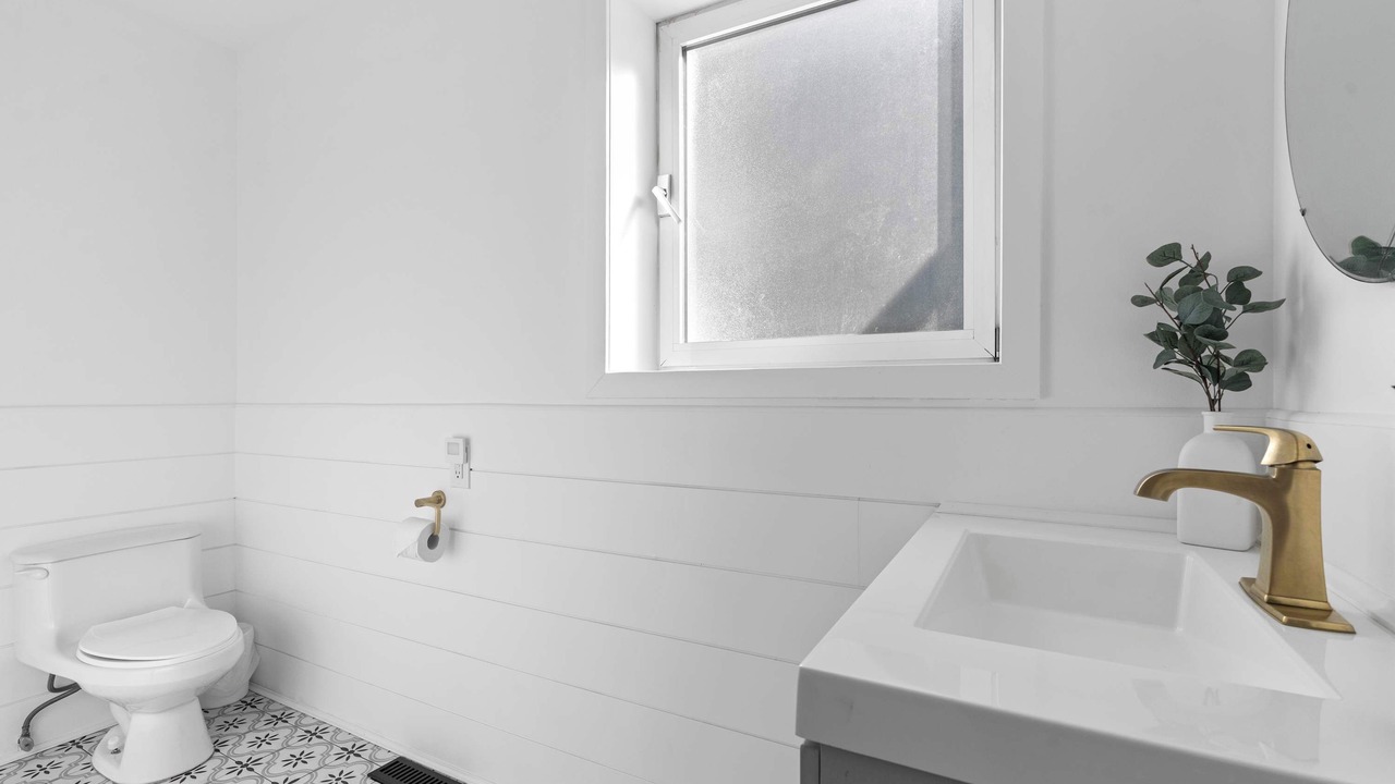 Photo of Bathroom in Utterson