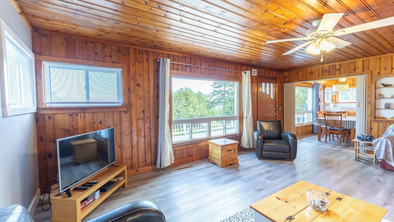 Photo of Livingroom in Lion's Head