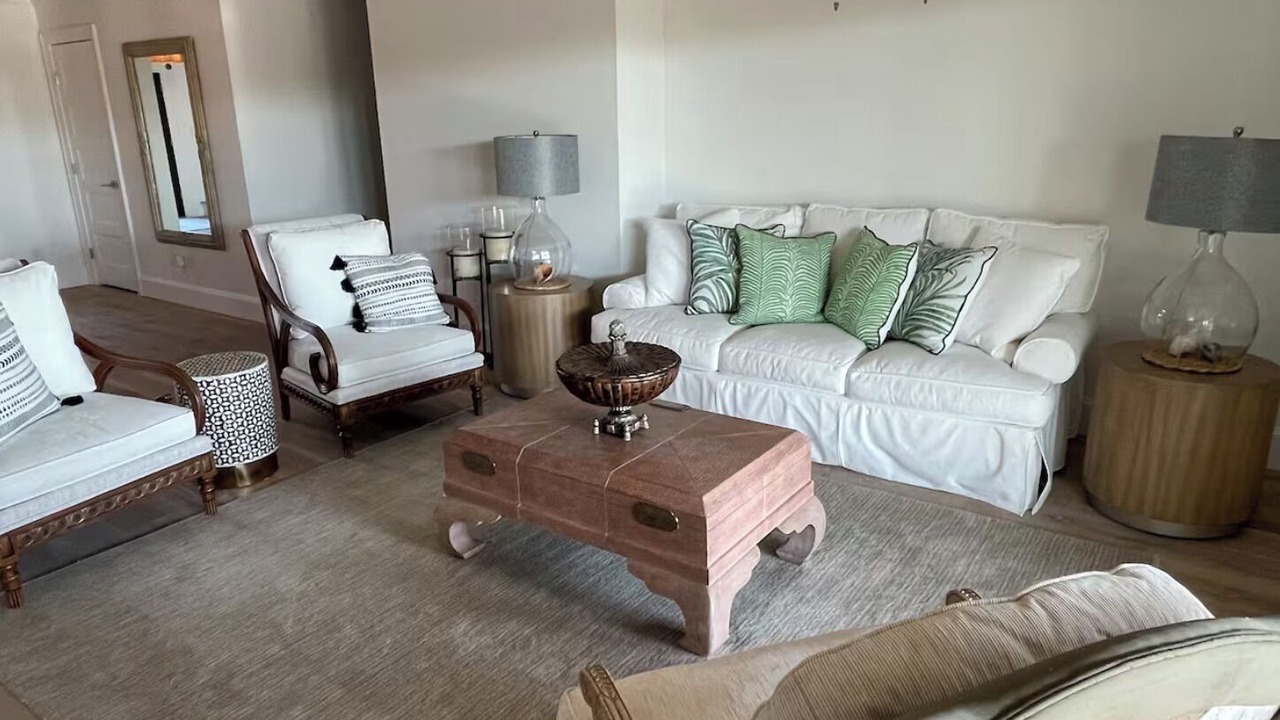 Photo of Livingroom in Pine Knoll Shores