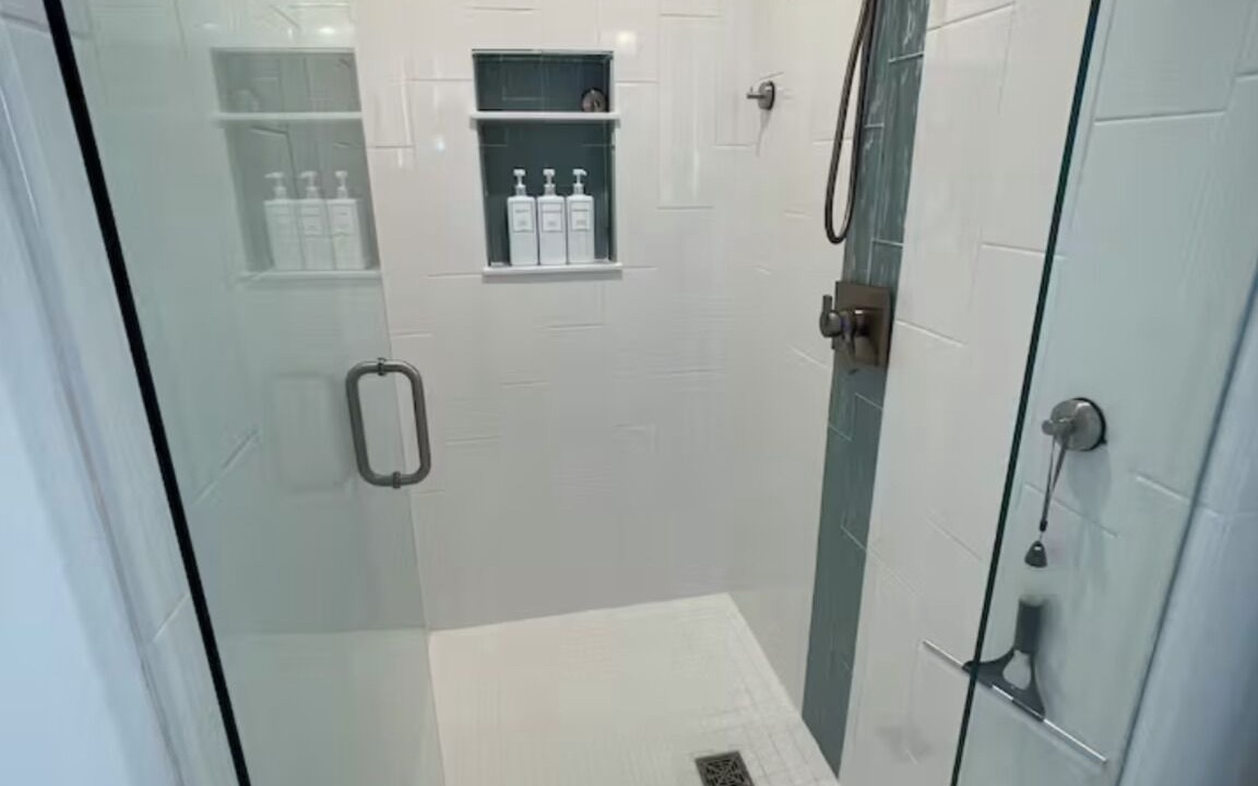 Photo of Bathroom in Pine Knoll Shores