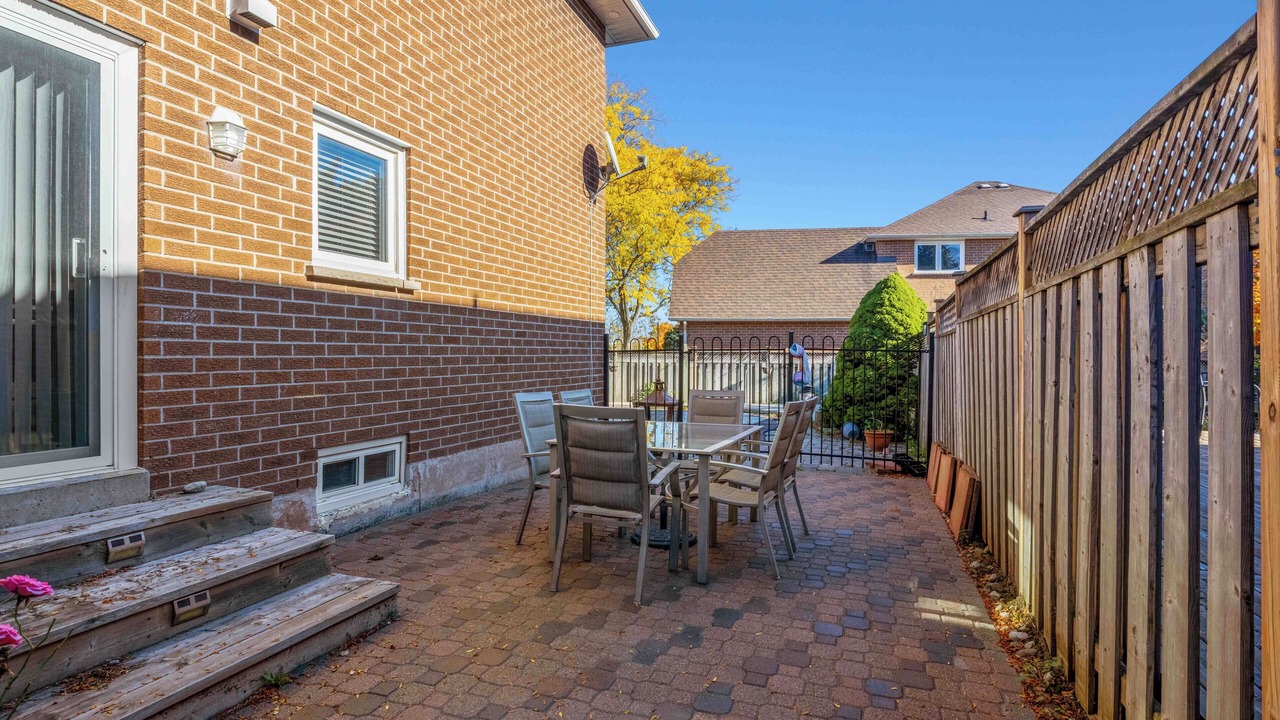 Photo of Outdoor in Oakville