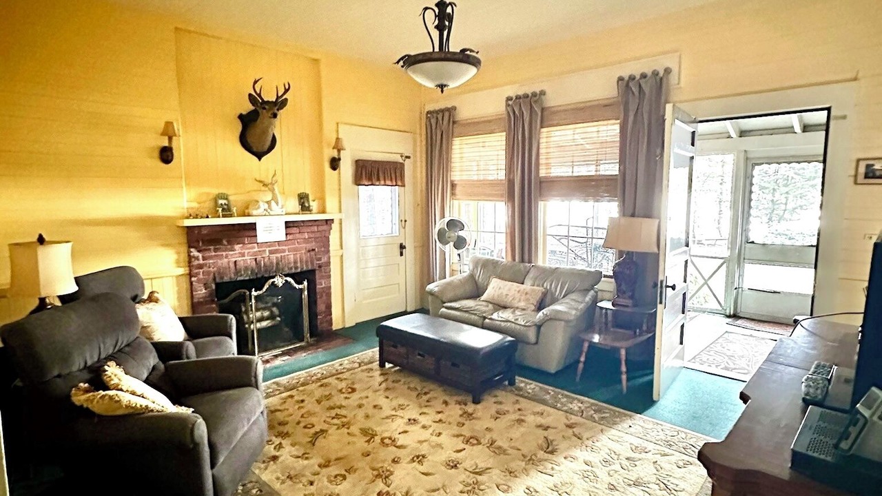 Photo of Livingroom in Holderness