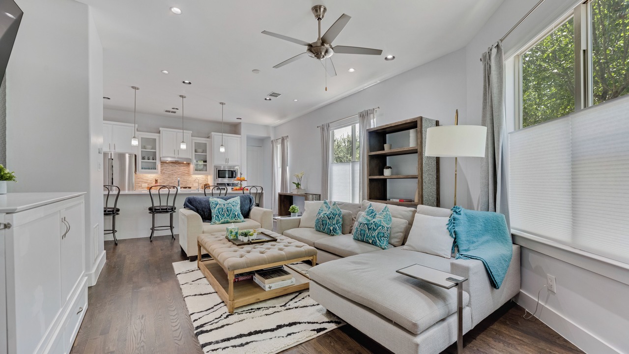 Photo of Livingroom in Old East Dallas