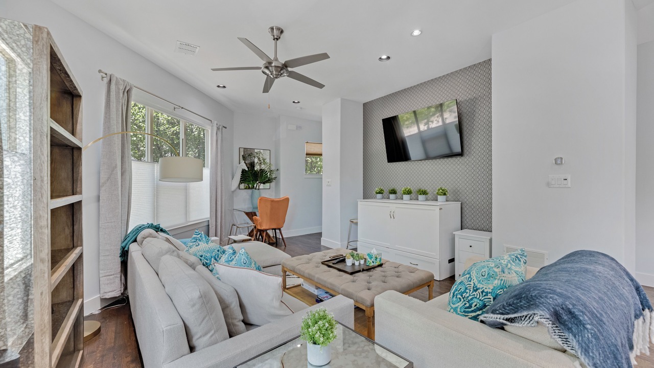 Photo of Livingroom in Old East Dallas