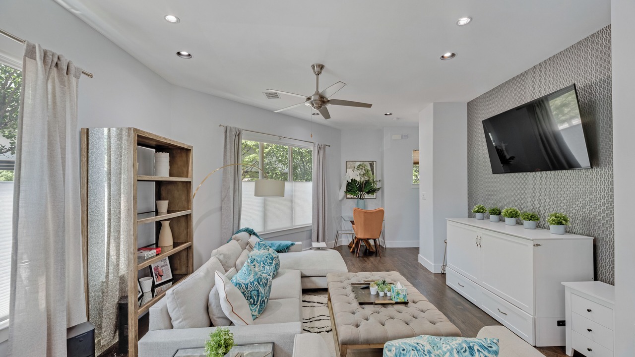 Photo of Livingroom in Old East Dallas