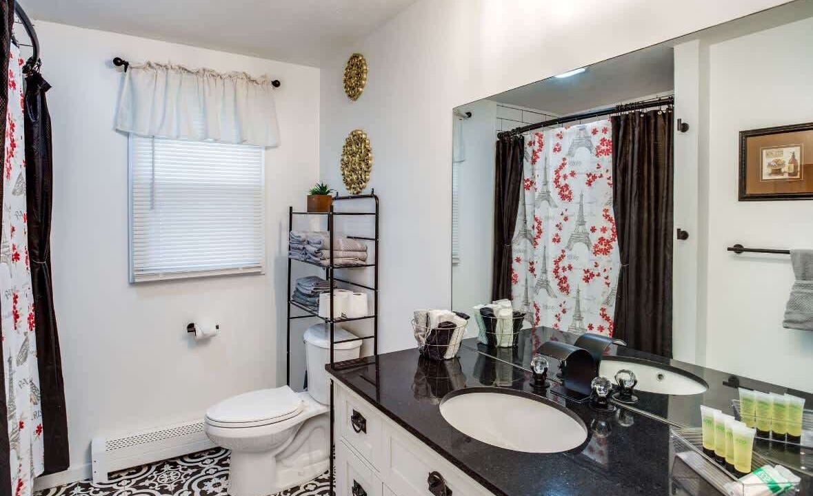 Photo of Bathroom in Gates-North Gates