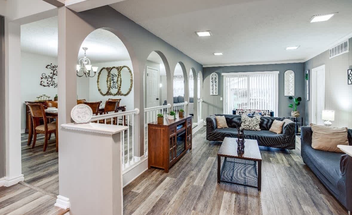 Photo of Livingroom in Gates-North Gates