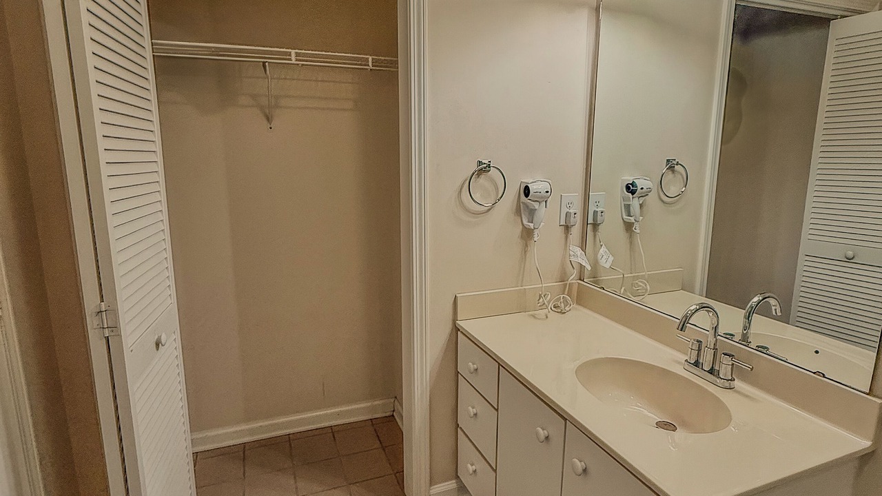 Photo of Bathroom in Red Hill