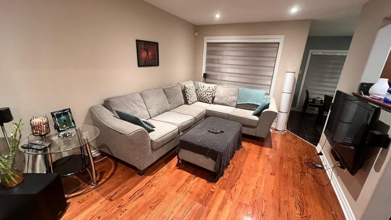Photo of Livingroom in Stittsville - Basswood