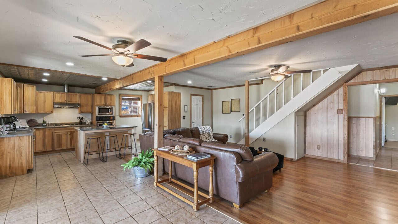 Photo of Livingroom in Sweetwater