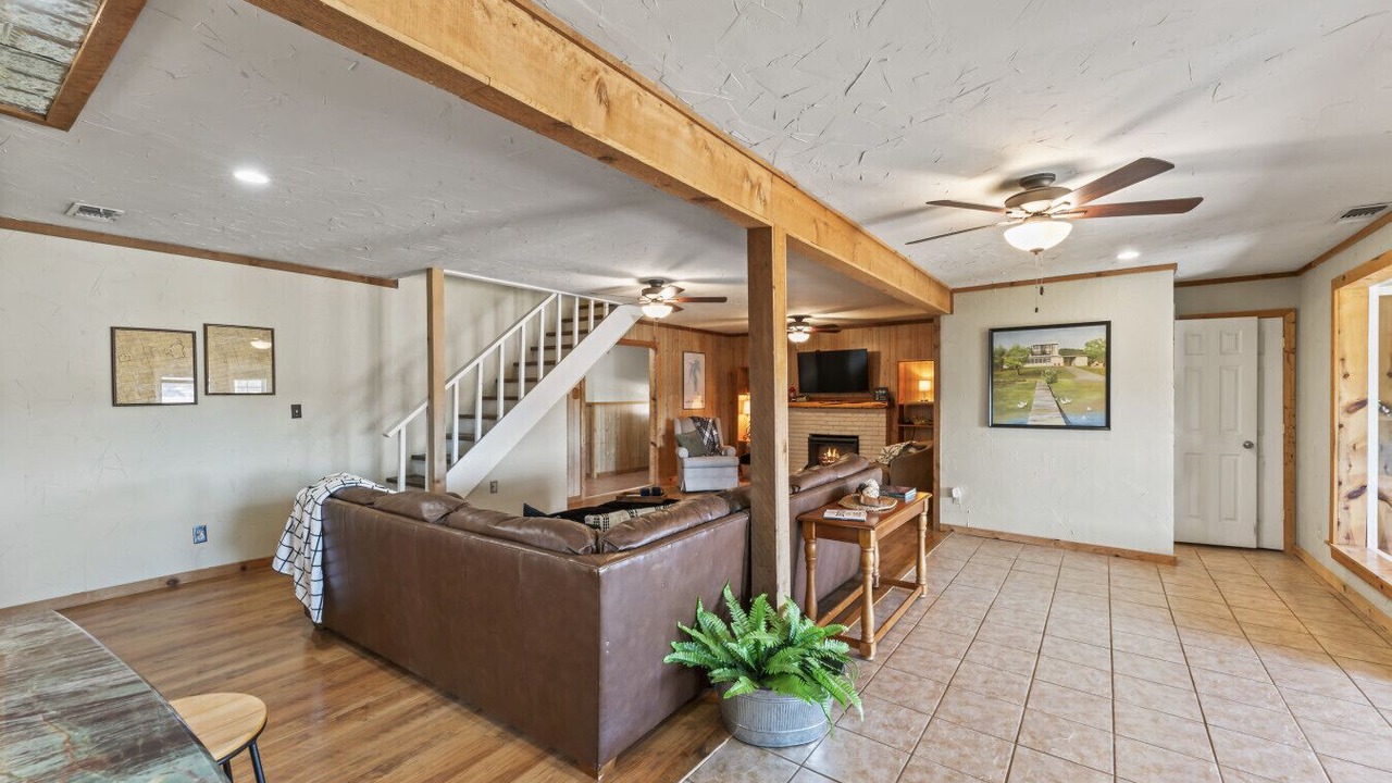 Photo of Livingroom in Sweetwater