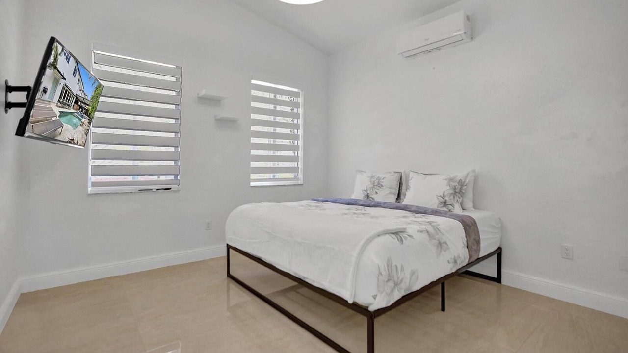Photo of Bedroom in Miami Lakes