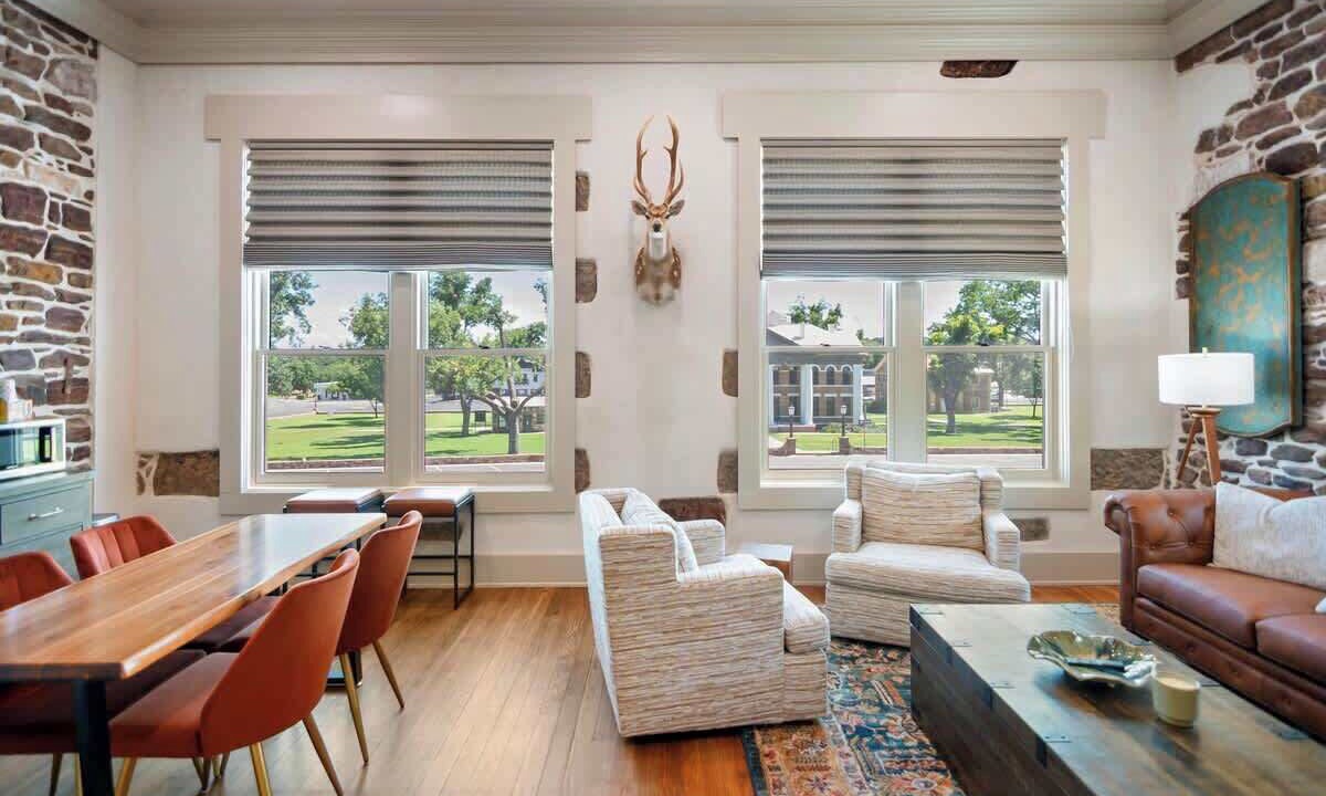 Photo of Livingroom in Mason