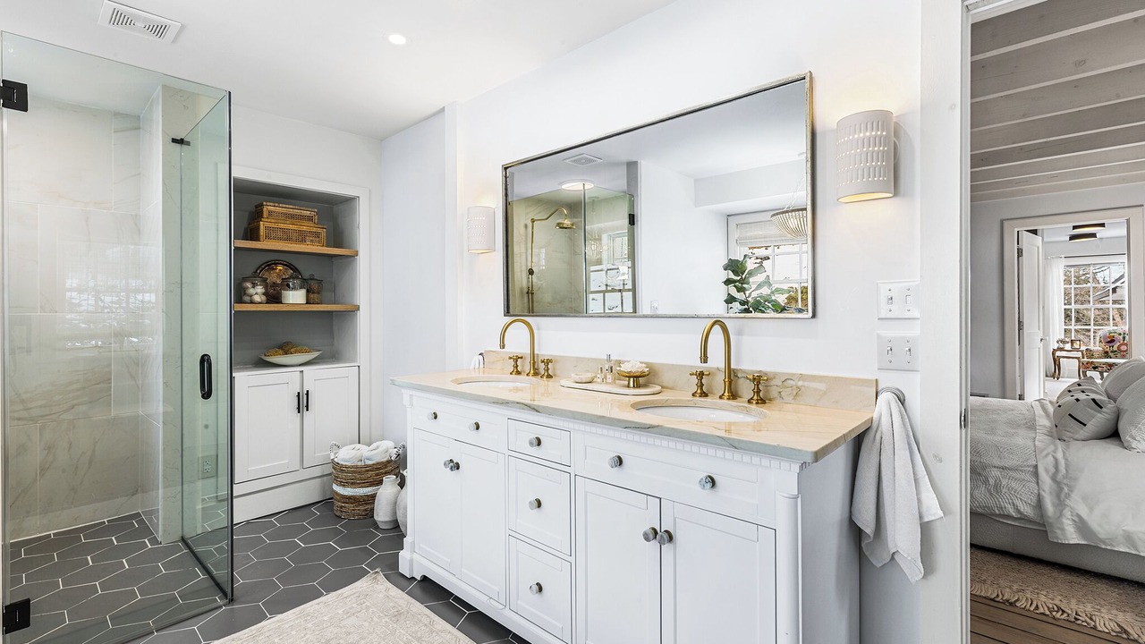 Photo of Bathroom in Wayne