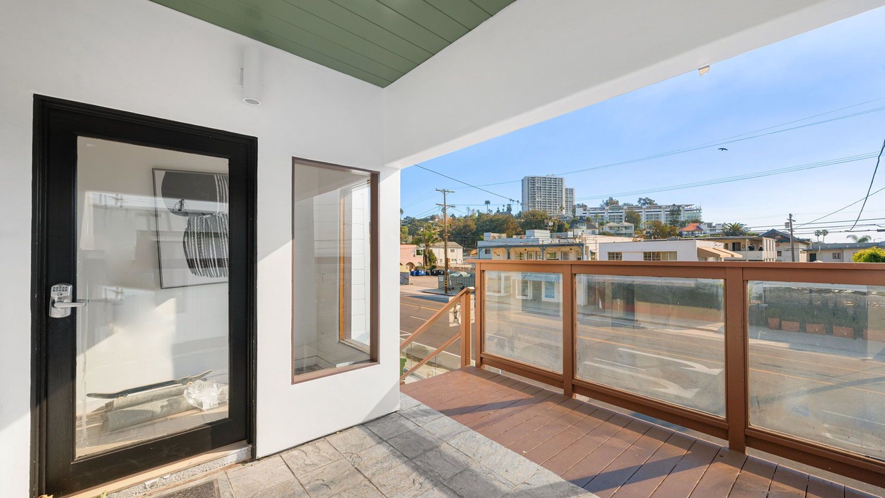 Photo of Patio Balcony in Santa Monica Canyon