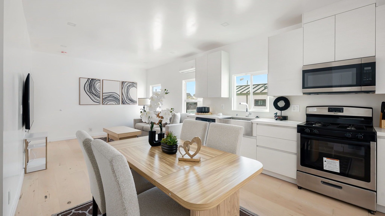 Photo of Kitchen in Santa Monica Canyon