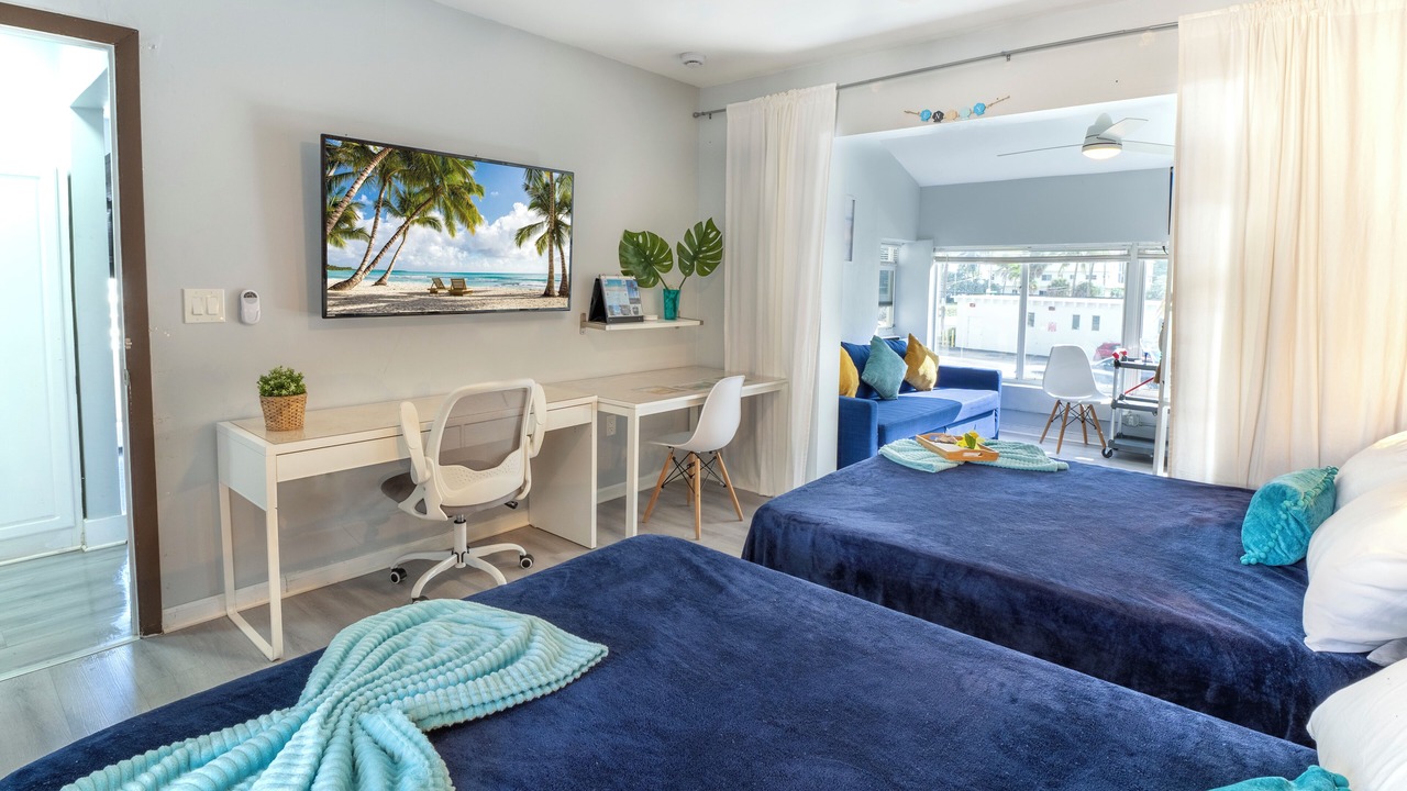 Photo of Bedroom in Hollywood South Central Beach