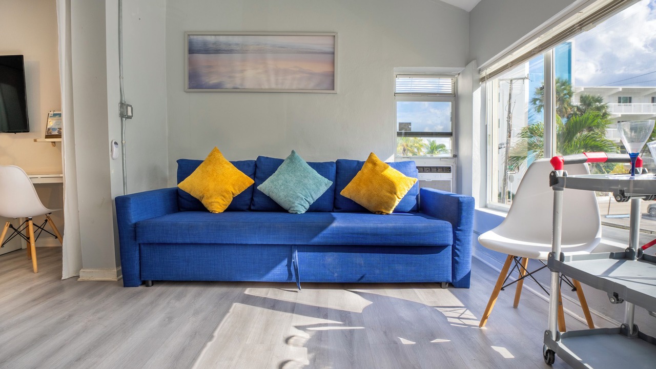 Photo of Livingroom in Hollywood South Central Beach