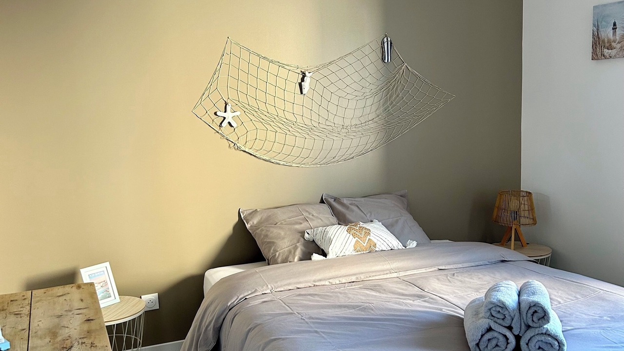 Photo of Bedroom in Maisons