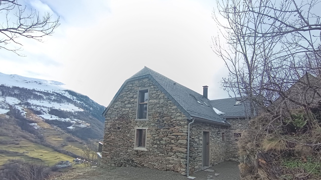 Photo of Outdoor in Sers