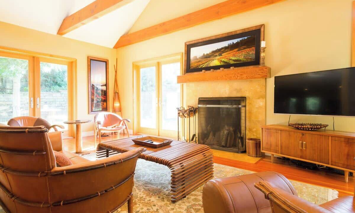 Photo of Livingroom in Penngrove