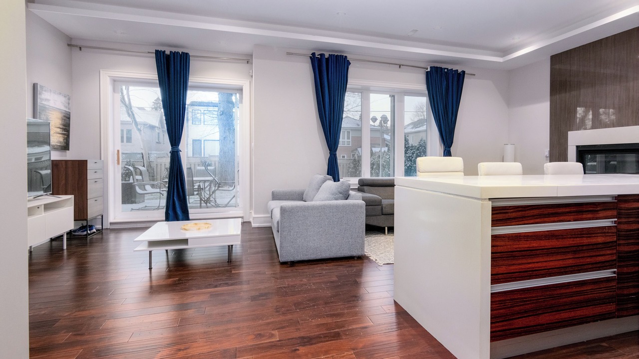 Photo of Livingroom in Willowdale