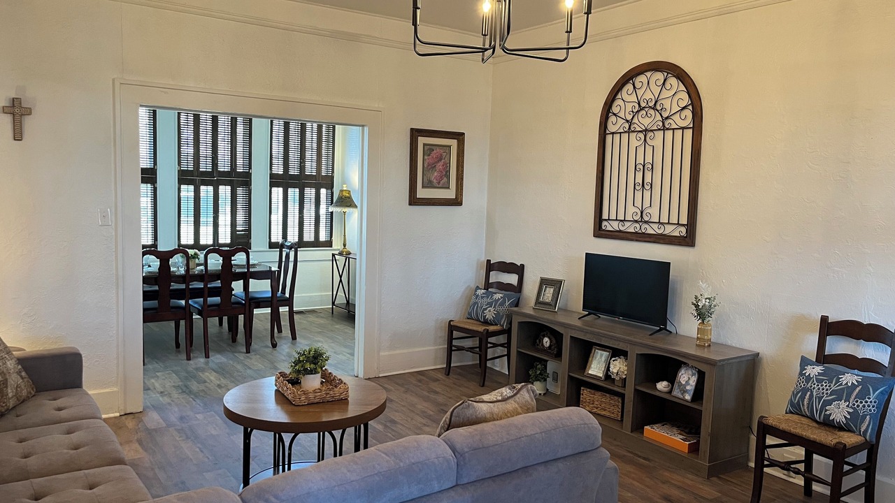 Photo of Livingroom in New Roads