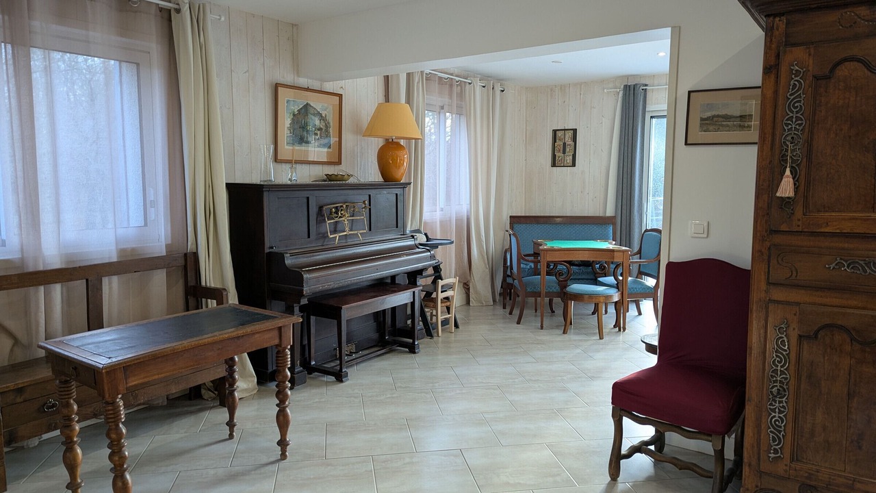 Photo of Others in Jouy-le-Potier