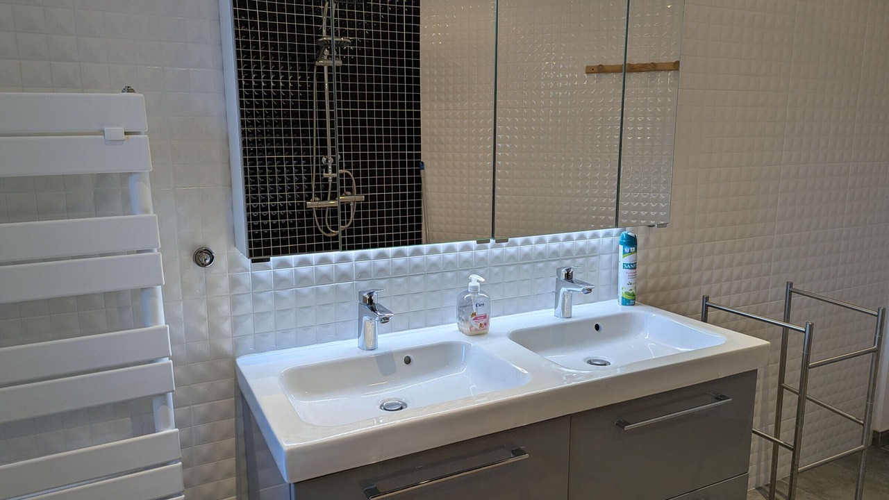 Photo of Bathroom in Jouy-le-Potier
