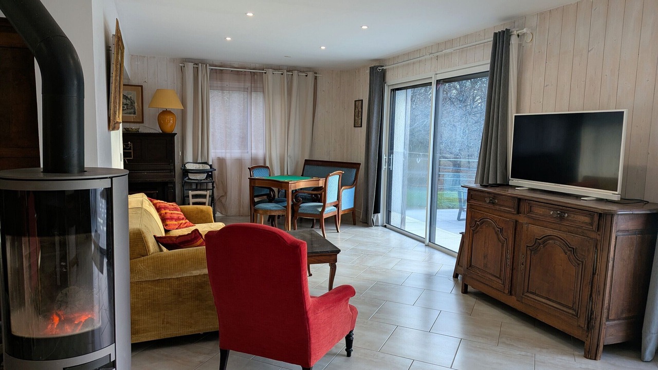 Photo of Livingroom in Jouy-le-Potier