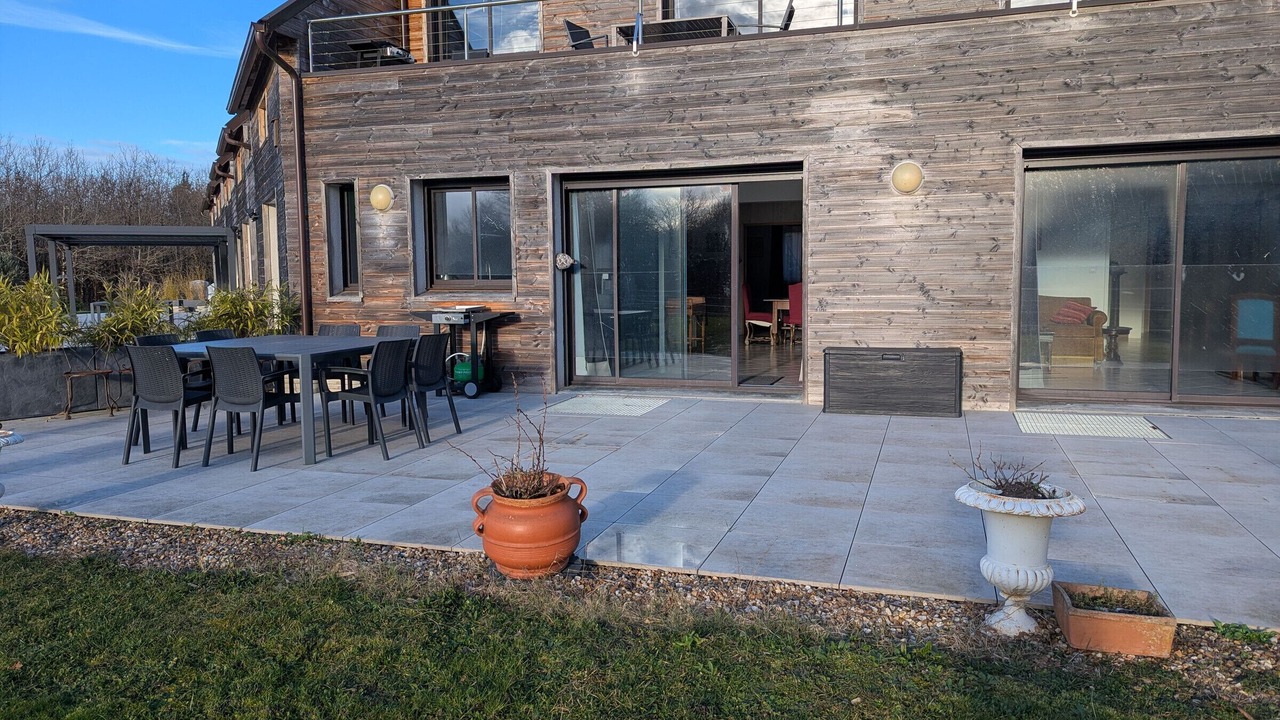 Photo of Outdoor in Jouy-le-Potier