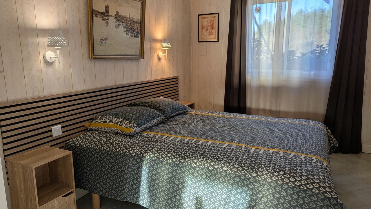 Photo of Bedroom in Jouy-le-Potier