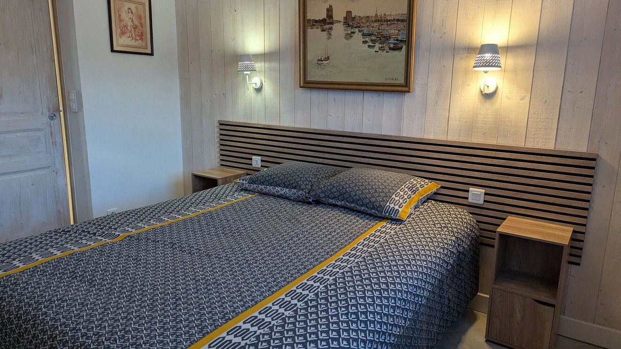 Photo of Bedroom in Jouy-le-Potier